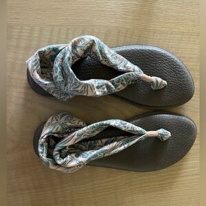 Sanuk| Brown Sandals with Soft Fabric Straps, Size 10•••